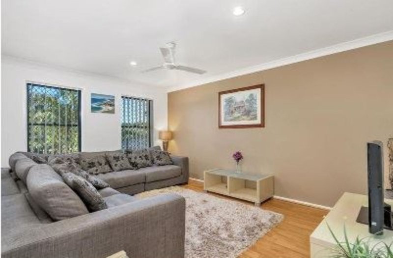 Photo - 16 Middle Cove Ct , Sandstone Point QLD 4511 - Image 6