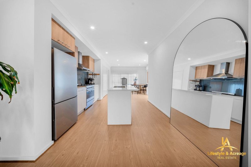 Photo - 16 Middleborough Terrace, Clyde VIC 3978 - Image 5
