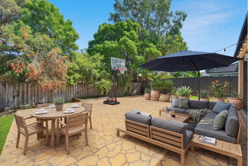 Photo - 16 Millcroft Way, Beaumont Hills NSW 2155 - Image 2