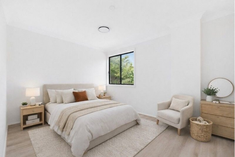 Photo - 16 Millcroft Way, Beaumont Hills NSW 2155 - Image 8