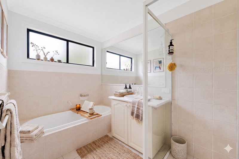 Photo - 16 Millcroft Way, Beaumont Hills NSW 2155 - Image 10