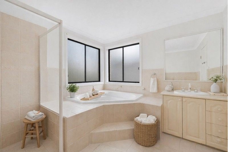 Photo - 16 Millcroft Way, Beaumont Hills NSW 2155 - Image 11