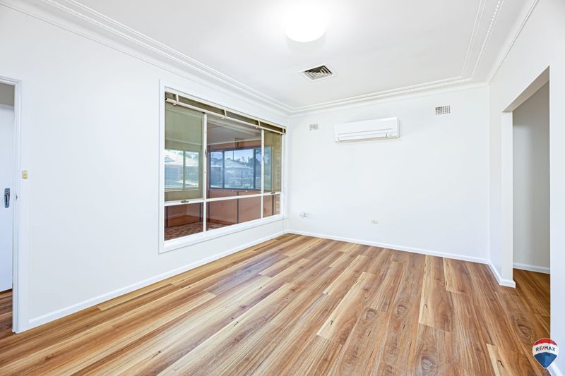 Photo - 16 Mitchell Street, South Penrith NSW 2750 - Image 2