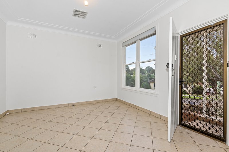 Photo - 16 Moffatt Drive, Lalor Park NSW 2147 - Image 5