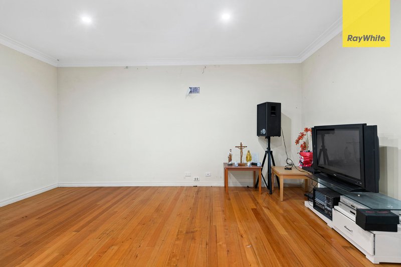 Photo - 16 Moira Street, Sunshine VIC 3020 - Image 5