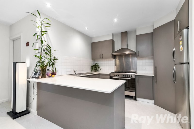 Photo - 1/6 Monterey Avenue, Glen Waverley VIC 3150 - Image 2