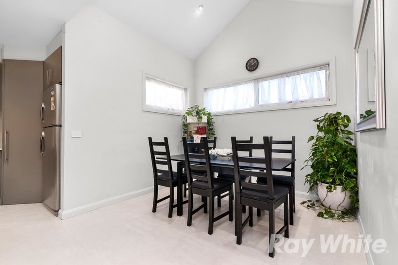 Photo - 1/6 Monterey Avenue, Glen Waverley VIC 3150 - Image 3