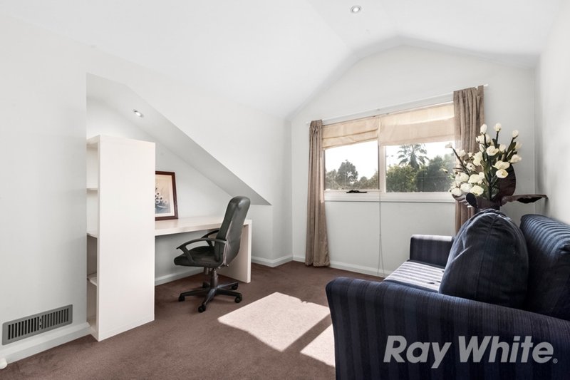 Photo - 1/6 Monterey Avenue, Glen Waverley VIC 3150 - Image 5