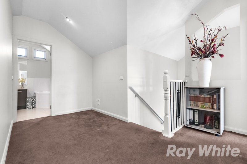 Photo - 1/6 Monterey Avenue, Glen Waverley VIC 3150 - Image 6