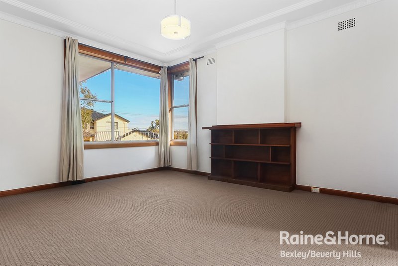 16 Mooney Avenue, Blakehurst NSW 2221