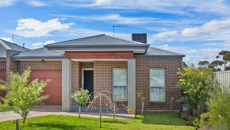 Photo - 16 Moonglow Crescent, Bacchus Marsh VIC 3340 - Image 1
