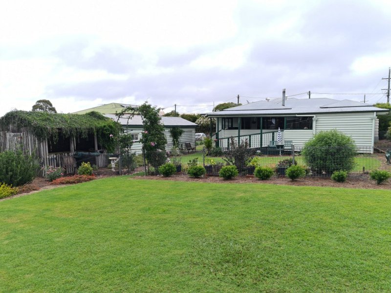 Photo - 16 Moonya Street, Kingaroy QLD 4610 - Image 2