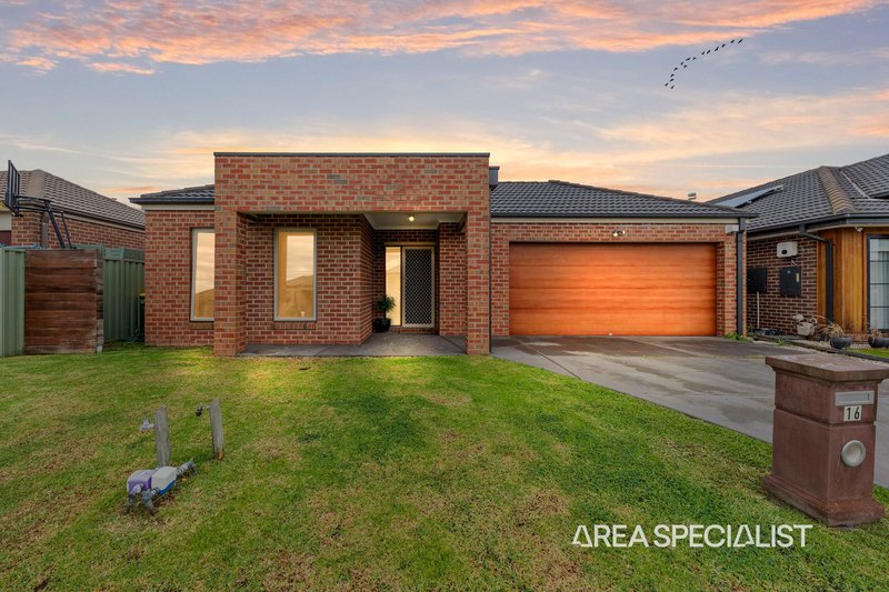 16 Moore Mews, Pakenham VIC 3810