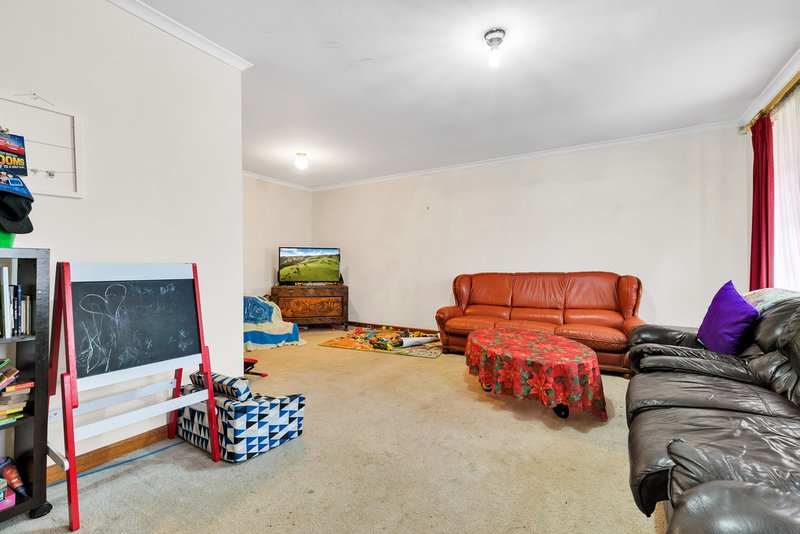 Photo - 16 Mordaunt Street, Parafield Gardens SA 5107 - Image 3