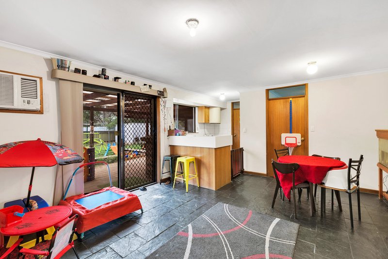 Photo - 16 Mordaunt Street, Parafield Gardens SA 5107 - Image 4