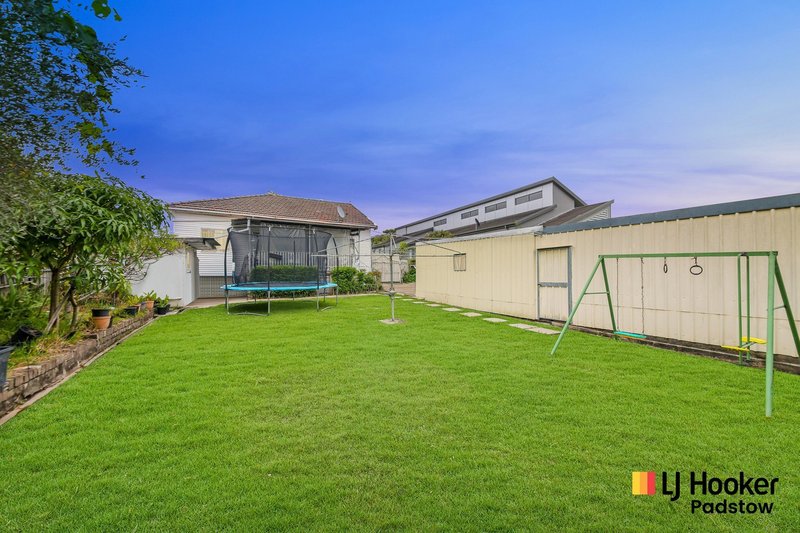 Photo - 16 Mount Avenue, Roselands NSW 2196 - Image 9