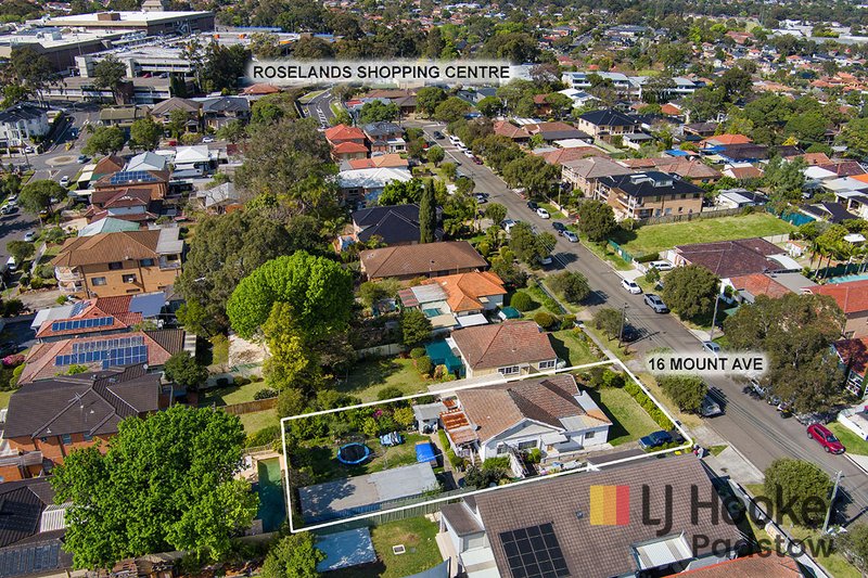 Photo - 16 Mount Avenue, Roselands NSW 2196 - Image 10