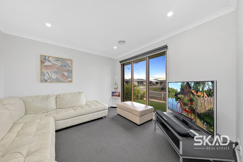 Photo - 16 Mount Eliza Avenue, Wallan VIC 3756 - Image 6