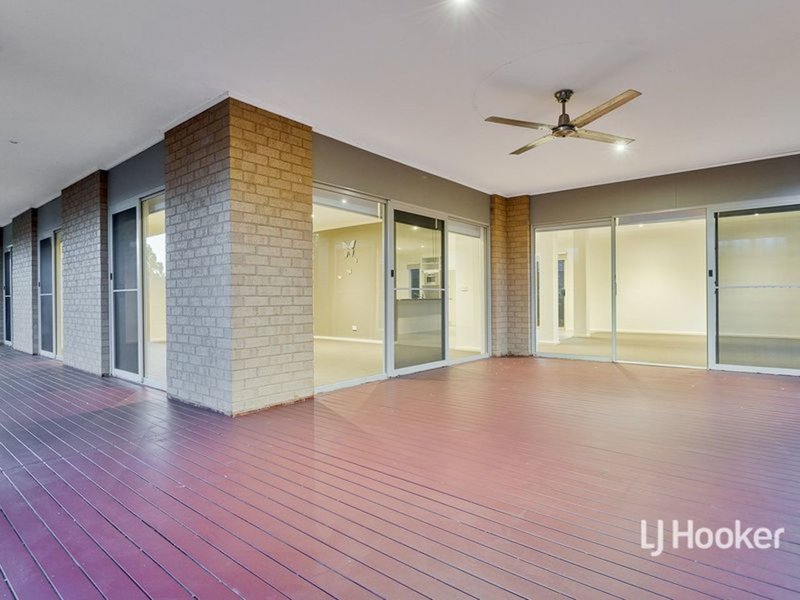 Photo - 16 Mowbray Drive, Point Cook VIC 3030 - Image 14