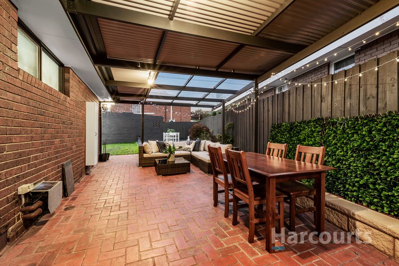 Photo - 16 Mowbray Drive, Wantirna South VIC 3152 - Image 11