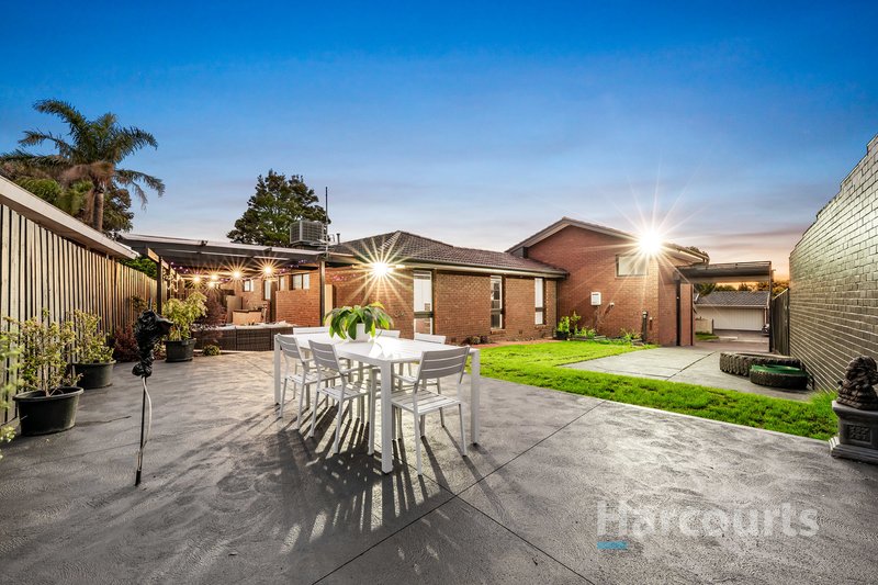 Photo - 16 Mowbray Drive, Wantirna South VIC 3152 - Image 13