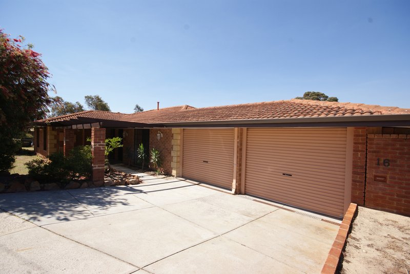 16 Mudlark Way , Yangebup WA 6164