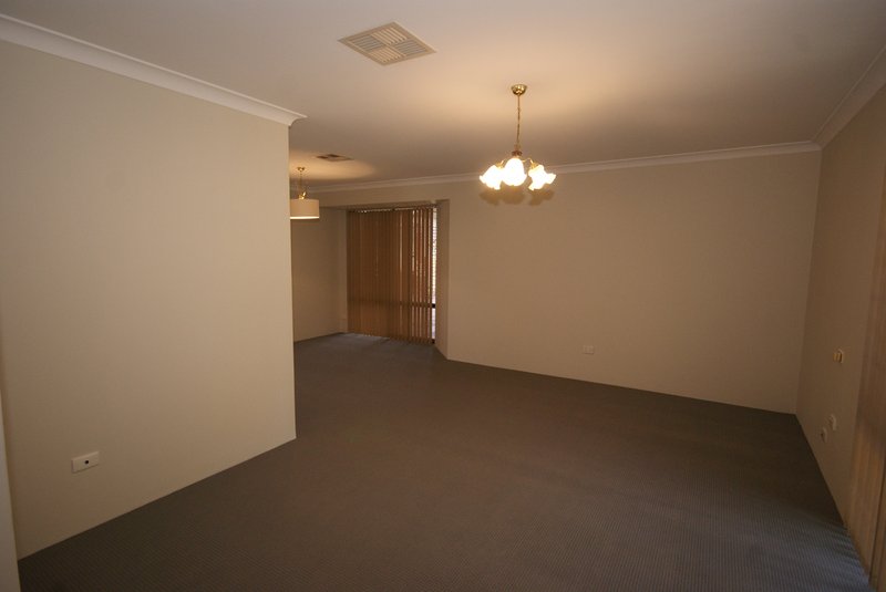 Photo - 16 Mudlark Way, Yangebup WA 6164 - Image 3