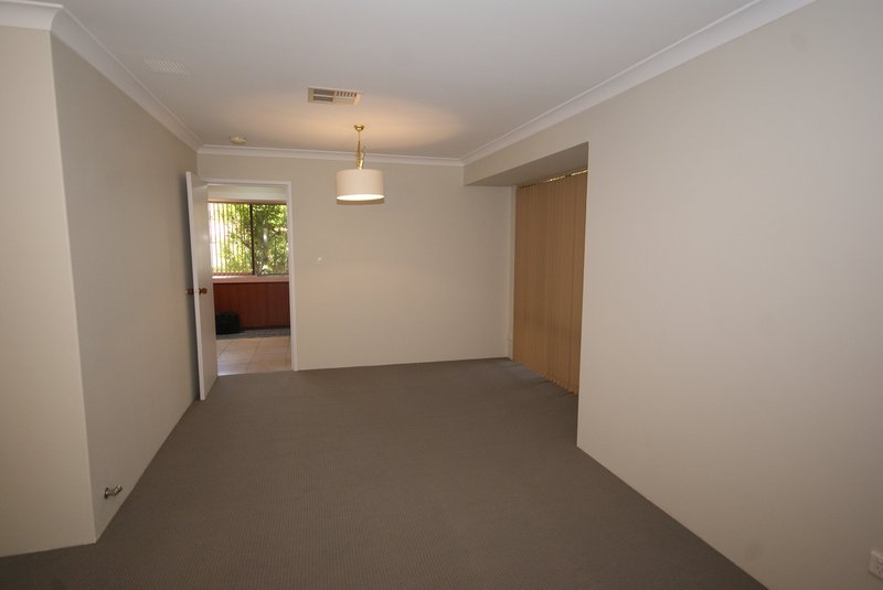 Photo - 16 Mudlark Way, Yangebup WA 6164 - Image 5