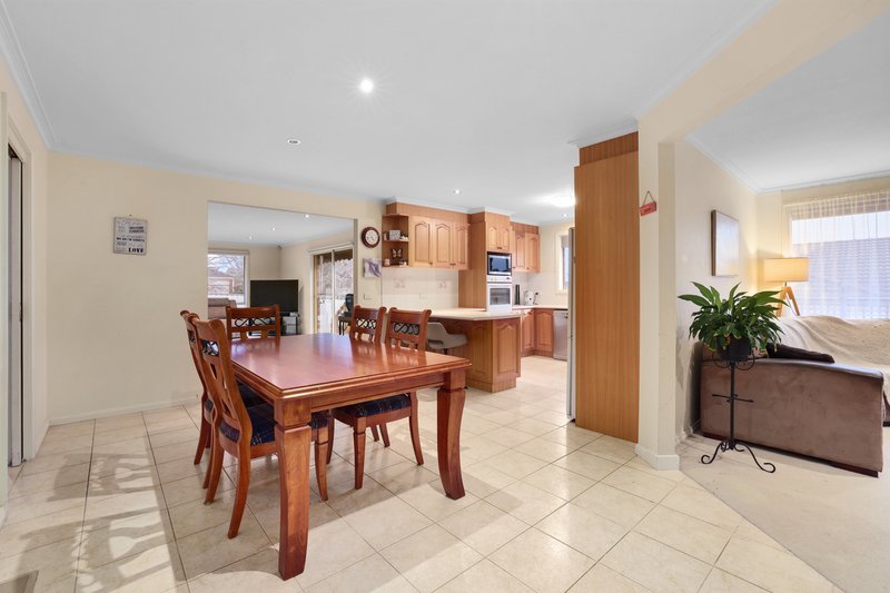 Photo - 16 Mudo Court, Rowville VIC 3178 - Image 4