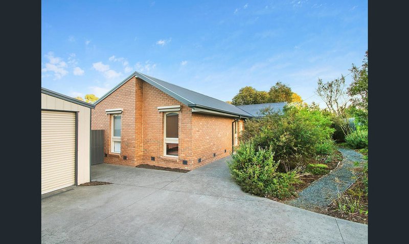 16 Mulduri Crescent, Croydon South VIC 3136