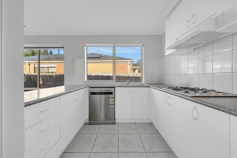 Photo - 16 Murchison Way, Thomastown VIC 3074 - Image 2