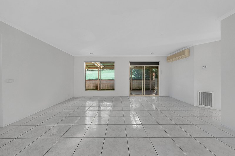 Photo - 16 Murchison Way, Thomastown VIC 3074 - Image 7