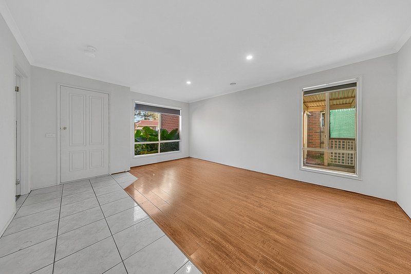 Photo - 16 Murchison Way, Thomastown VIC 3074 - Image 9