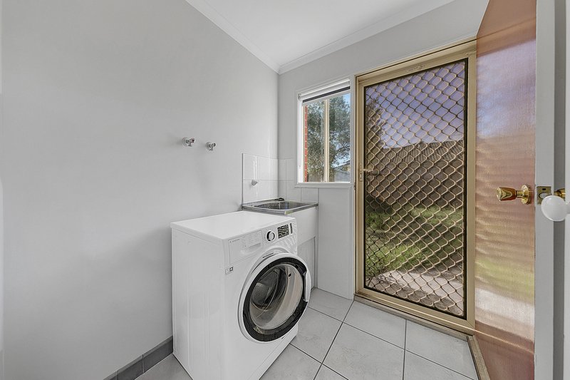Photo - 16 Murchison Way, Thomastown VIC 3074 - Image 12