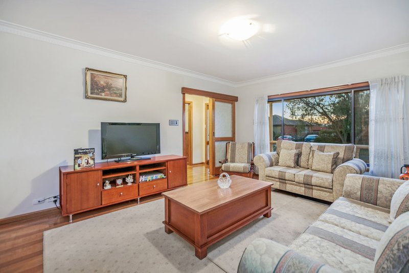 Photo - 16 Muriel Court, Reservoir VIC 3073 - Image 3