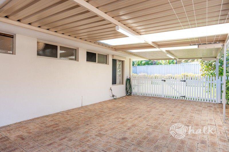 Photo - 16 Murphy Way, Warnbro WA 6169 - Image 3