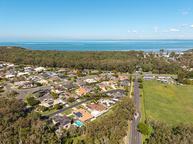 Photo - 16 Myora Place, Sandstone Point QLD 4511 - Image 3