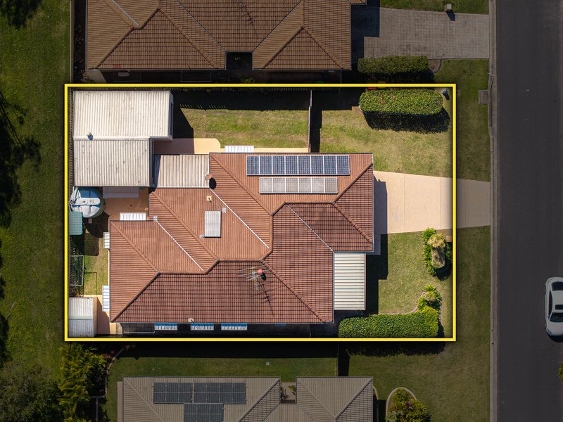Photo - 16 Myora Place, Sandstone Point QLD 4511 - Image 4