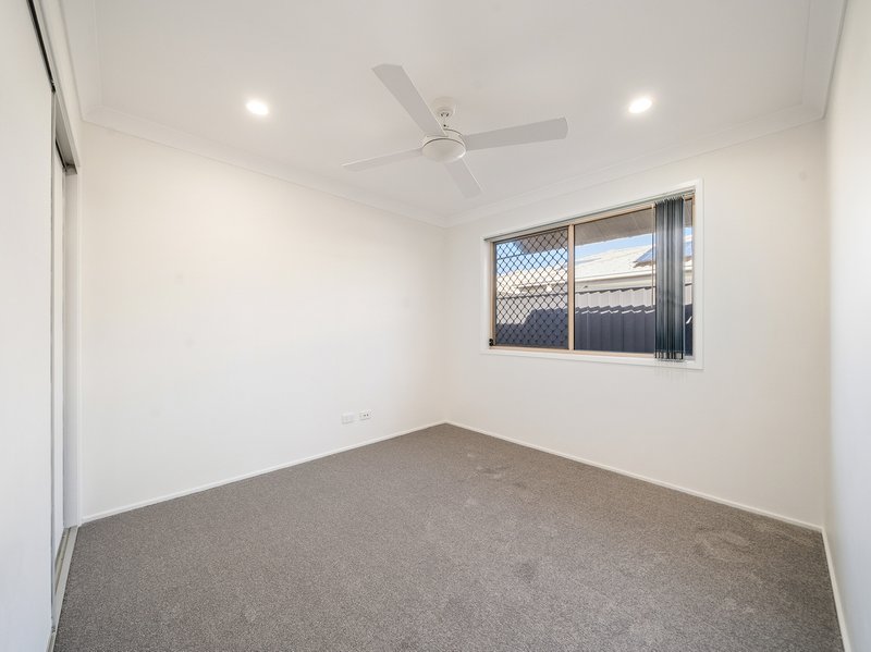 Photo - 16 Myora Place, Sandstone Point QLD 4511 - Image 24