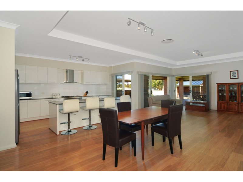 Photo - 16 Nadine Street, Sanctuary Point NSW 2540 - Image 5