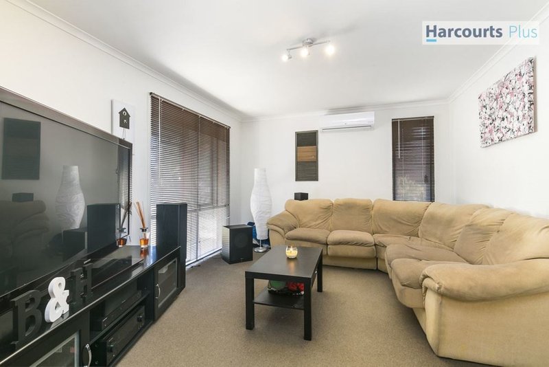 Photo - 16 Narvik Crescent, Hackham West SA 5163 - Image 3