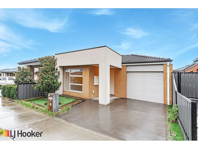 16 Natural Drive, Craigieburn VIC 3064