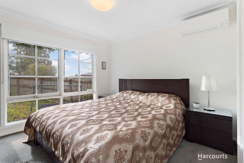 Photo - 16 Neera Court, Glen Waverley VIC 3150 - Image 7