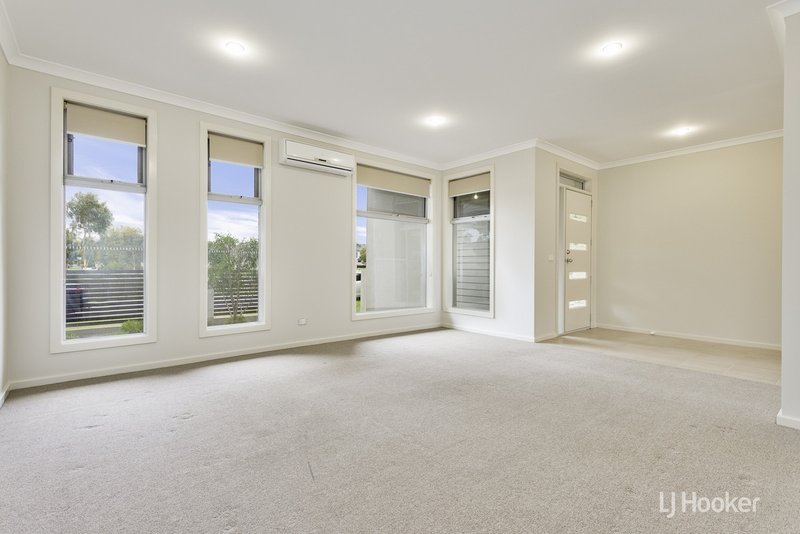 Photo - 16 Nest Place, Point Cook VIC 3030 - Image 2