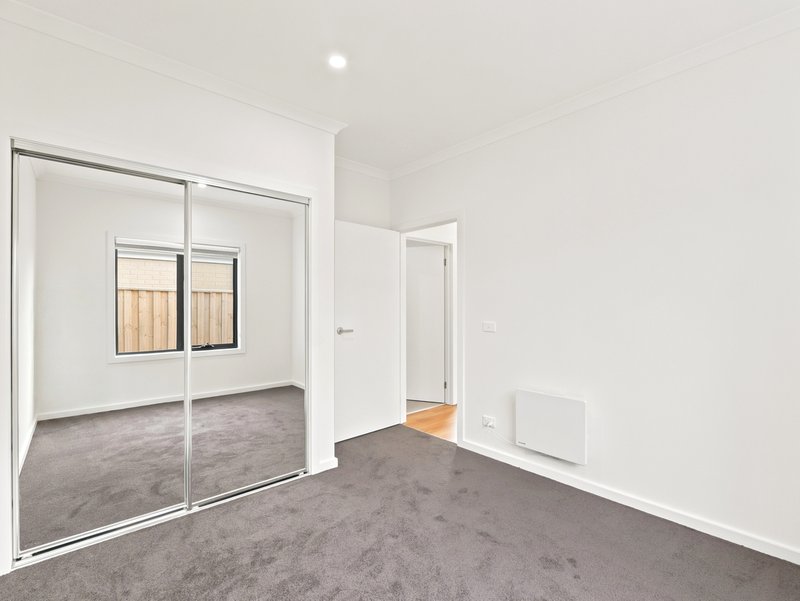 Photo - 16 Newcastle Road, Rockbank VIC 3335 - Image 10