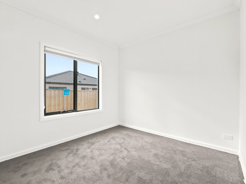 Photo - 16 Newcastle Road, Rockbank VIC 3335 - Image 11