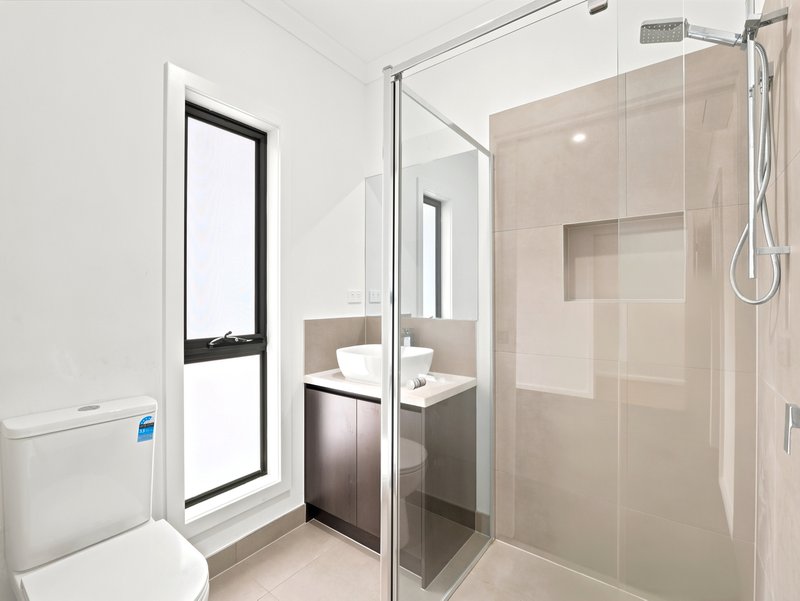 Photo - 16 Newcastle Road, Rockbank VIC 3335 - Image 21