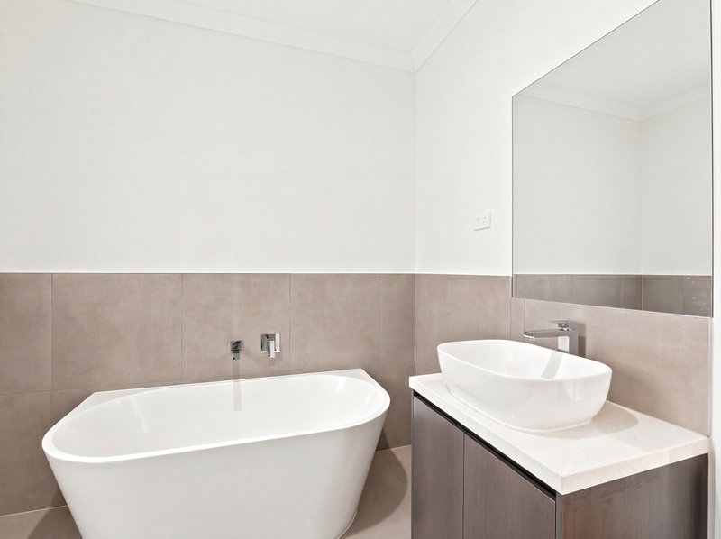 Photo - 16 Newcastle Road, Rockbank VIC 3335 - Image 22