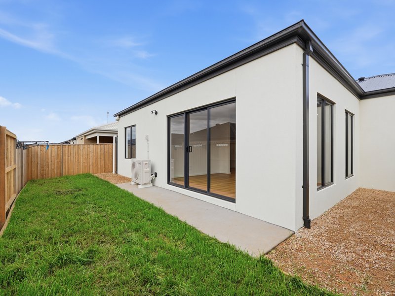 Photo - 16 Newcastle Road, Rockbank VIC 3335 - Image 27