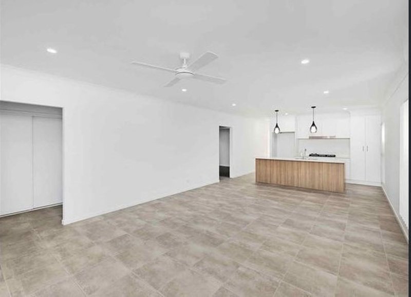 Photo - 16 Nicholas Street, Collingwood Park QLD 4301 - Image 4